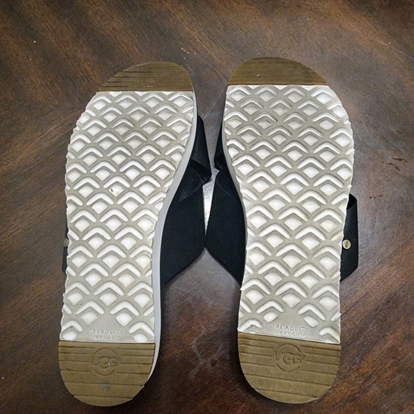 Ugg Black Treadlite Sandals Womens Size 9 - Picture 8 of 8